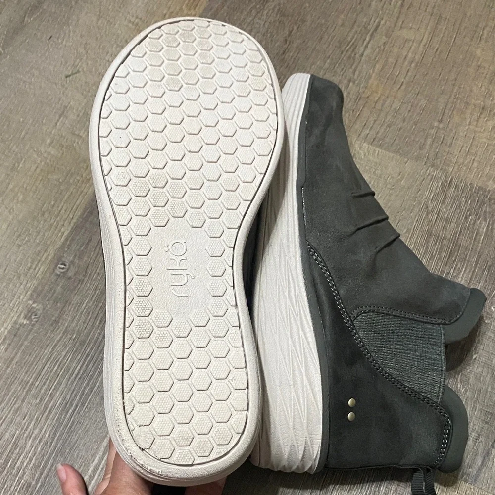 Ryka Women's Niah Ankle Boots  Dark Green